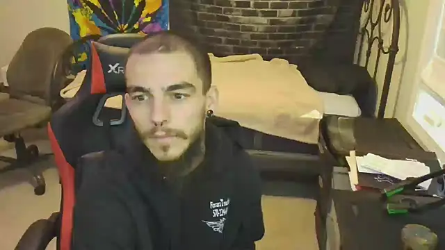 Snapshot of XMeF10 chatting on 01-28-25, 08:47 XMeF10 online show from 01-28-25, 08:47