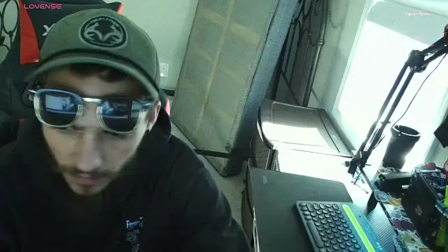 Snapshot of XMeF10 chatting on 02-14-25, 05:57 XMeF10 online show from 02-14-25, 05:57