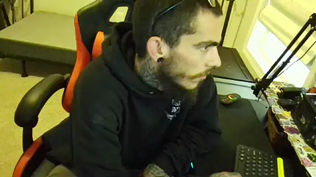 Snapshot of XMeF10 chatting on 02-15-25, 09:37 XMeF10 online show from 02-15-25, 09:37