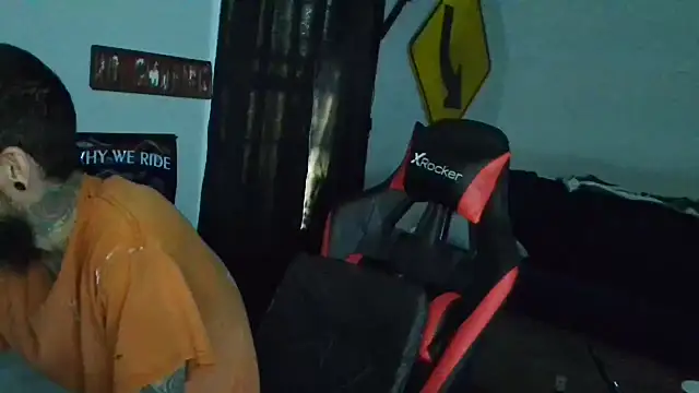 Snapshot of XMeF10 chatting on 02-23-25, 09:05 XMeF10 online show from 02-23-25, 09:05