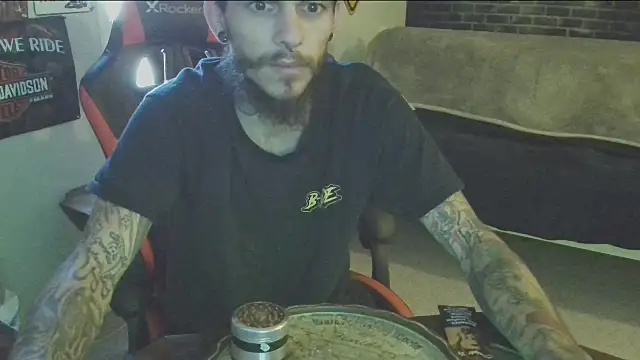 Snapshot of XMeF10 chatting on 03-02-25, 09:01 XMeF10 online show from 03-02-25, 09:01