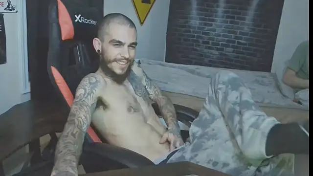 Snapshot of XMeF10 chatting on 03-16-25, 02:21 XMeF10 online show from 03-16-25, 02:21