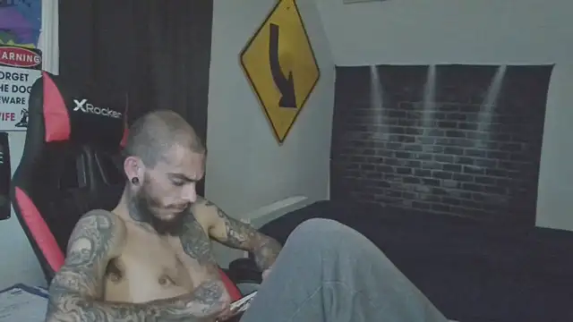 Snapshot of XMeF10 chatting on 03-18-25, 08:47 XMeF10 online show from 03-18-25, 08:47