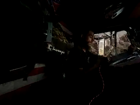 Snapshot of XMeF10 chatting on 11-05-25, 10:21 XMeF10 online show from 11-05-25, 10:21