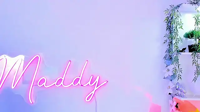 MaddyParisi online show from 02-07-25, 03:34