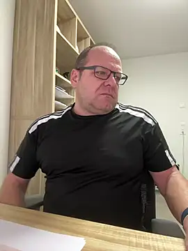 Snapshot of coupleLatinaLovers chatting on 02-03-26, 06:22 coupleLatinaLovers online show from 02-03-26, 06:22