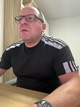 Snapshot of coupleLatinaLovers chatting on 02-23-26, 06:22 coupleLatinaLovers online show from 02-23-26, 06:22