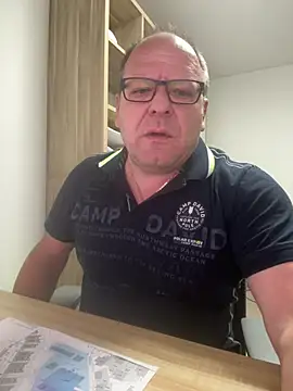 Snapshot of coupleLatinaLovers chatting on 04-14-26, 05:13 coupleLatinaLovers online show from 04-14-26, 05:13