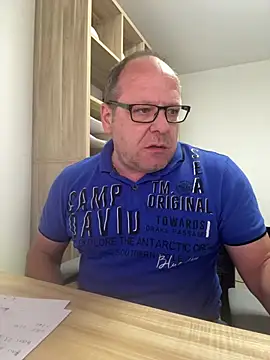 Snapshot of coupleLatinaLovers chatting on 04-15-26, 07:26 coupleLatinaLovers online show from 04-15-26, 07:26