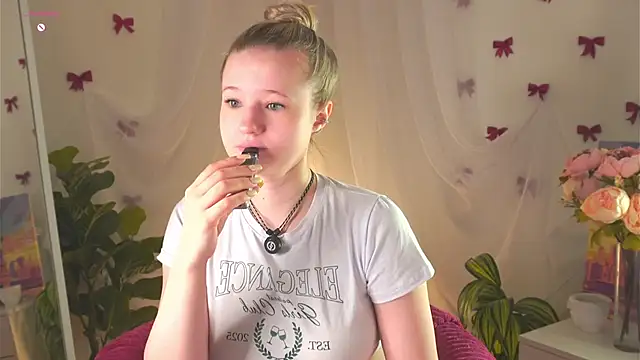 MaydaFoulk online show from 04-18-26, 01:20