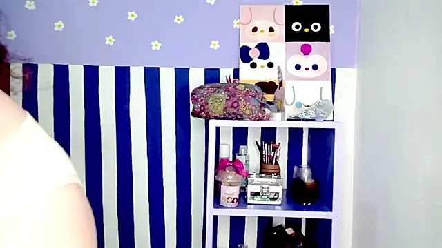 Snapshot of PetiteIvoryQueen19 chatting on 04-25-26, 04:26 PetiteIvoryQueen19 online show from 04-25-26, 04:26