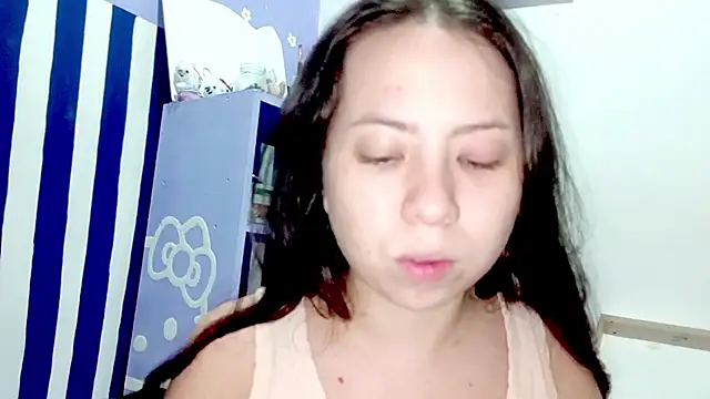 Snapshot of PetiteIvoryQueen19 chatting on 05-18-26, 04:07 PetiteIvoryQueen19 online show from 05-18-26, 04:07