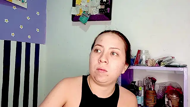 Snapshot of PetiteIvoryQueen19 chatting on 05-22-26, 05:14 PetiteIvoryQueen19 online show from 05-22-26, 05:14