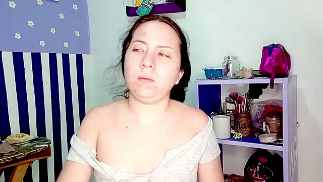 Snapshot of PetiteIvoryQueen19 chatting on 05-23-26, 05:34 PetiteIvoryQueen19 online show from 05-23-26, 05:34