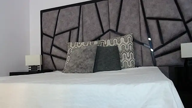 adhara cortez online show from 04-06-26, 09:05