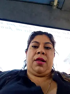 Snapshot of Laura-Hernandez chatting on 02-04-26, 03:40 Laura-Hernandez online show from 02-04-26, 03:40