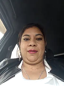 Snapshot of Laura-Hernandez chatting on 02-17-26, 02:57 Laura-Hernandez online show from 02-17-26, 02:57