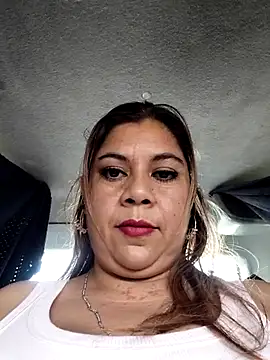 Snapshot of Laura-Hernandez chatting on 03-07-26, 03:53 Laura-Hernandez online show from 03-07-26, 03:53