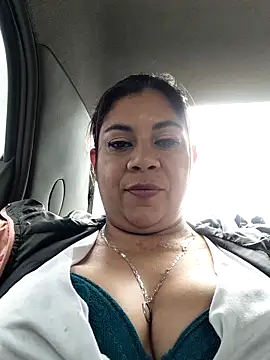 Snapshot of Laura-Hernandez chatting on 03-09-26, 04:00 Laura-Hernandez online show from 03-09-26, 04:00