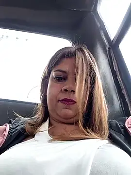 Snapshot of Laura-Hernandez chatting on 03-24-26, 03:28 Laura-Hernandez online show from 03-24-26, 03:28