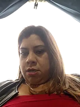 Snapshot of Laura-Hernandez chatting on 03-25-26, 02:34 Laura-Hernandez online show from 03-25-26, 02:34