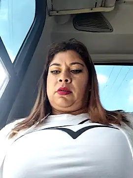 Snapshot of Laura-Hernandez chatting on 03-26-26, 02:33 Laura-Hernandez online show from 03-26-26, 02:33
