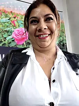 Snapshot of Laura-Hernandez chatting on 04-07-26, 02:50 Laura-Hernandez online show from 04-07-26, 02:50