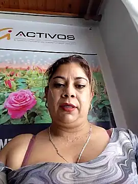 Snapshot of Laura-Hernandez chatting on 04-08-26, 02:50 Laura-Hernandez online show from 04-08-26, 02:50