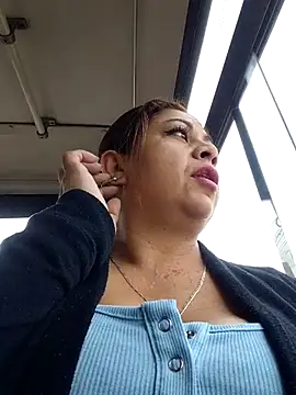 Snapshot of Laura-Hernandez chatting on 04-13-26, 02:55 Laura-Hernandez online show from 04-13-26, 02:55