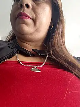 Snapshot of Laura-Hernandez chatting on 04-24-26, 02:30 Laura-Hernandez online show from 04-24-26, 02:30