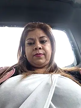 Snapshot of Laura-Hernandez chatting on 06-02-26, 03:14 Laura-Hernandez online show from 06-02-26, 03:14