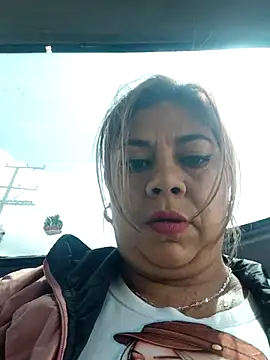 Snapshot of Laura-Hernandez chatting on 07-03-26, 03:07 Laura-Hernandez online show from 07-03-26, 03:07