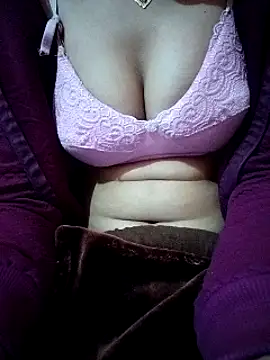 Snapshot of Shanvi_Tyagi chatting on 01-02-25, 02:00 Shanvi Tyagi online show from 01-02-25, 02:00