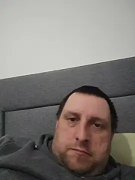 Snapshot of HE-M123 chatting on 06-06-26, 10:36 HE-M123 online show from 06-06-26, 10:36