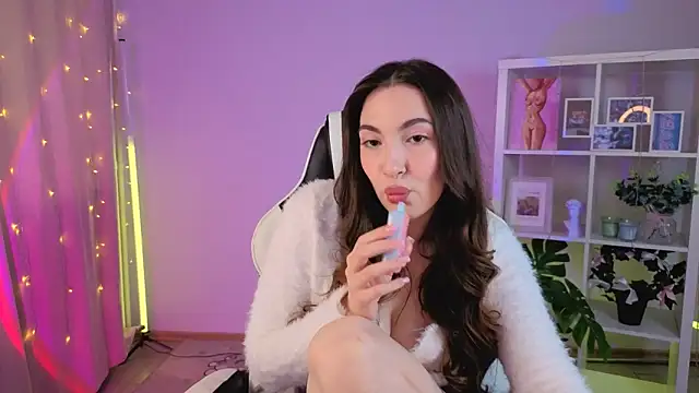 MelissaLovvv online show from 05-19-26, 03:02