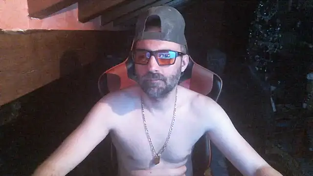 Snapshot of 6996horus chatting on 12-11-24, 01:47 6996horus online show from 12-11-24, 01:47