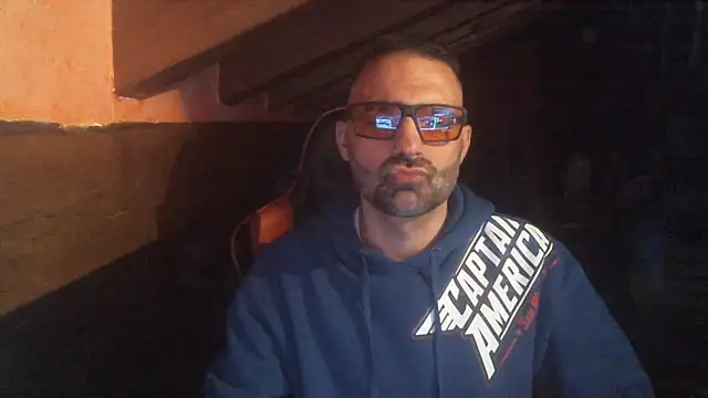 Snapshot of 6996horus chatting on 03-08-25, 01:28 6996horus online show from 03-08-25, 01:28