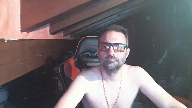 Snapshot of 6996horus chatting on 09-15-25, 09:59 6996horus online show from 09-15-25, 09:59