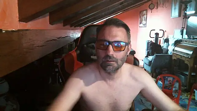 Snapshot of 6996horus chatting on 09-17-25, 03:57 6996horus online show from 09-17-25, 03:57