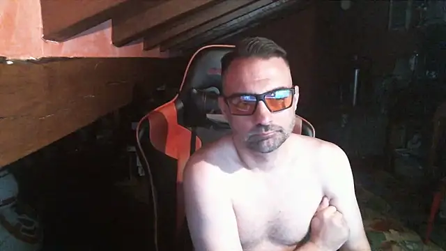 Snapshot of 6996horus chatting on 09-23-25, 01:41 6996horus online show from 09-23-25, 01:41