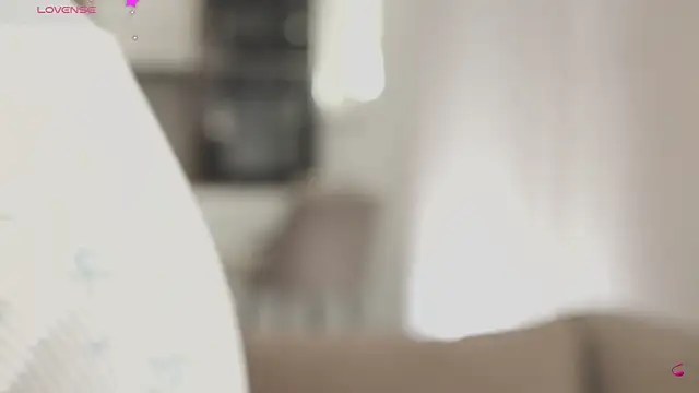 LikaBerry1 online show from 04-05-26, 11:29