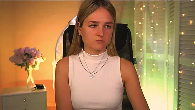 DeboraLarson online show from 04-07-26, 03:18