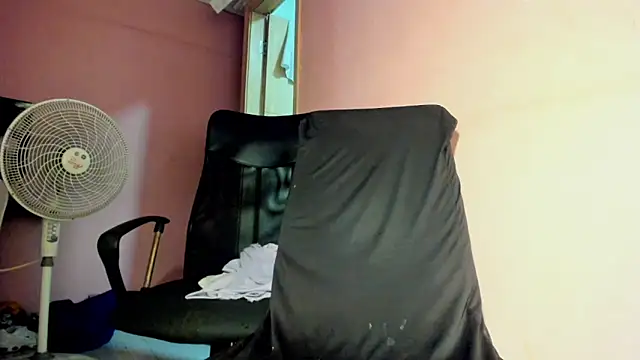 bigblackhotx1 online show from 05-05-26, 10:45