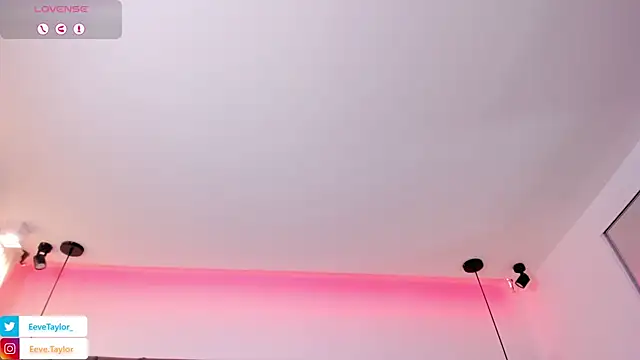 Snapshot of Eevee_Taylor chatting on 07-02-26, 03:23 Eevee Taylor online show from 07-02-26, 03:23