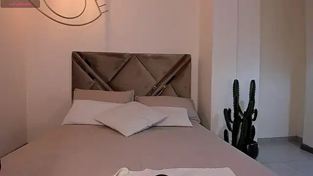Snapshot of StacyWoods chatting on 05-06-26, 11:48 StacyWoods online show from 05-06-26, 11:48