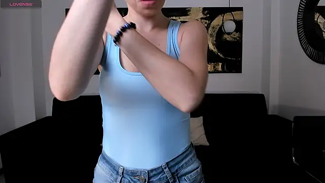 Snapshot of StacyWoods chatting on 05-20-26, 11:38 StacyWoods online show from 05-20-26, 11:38