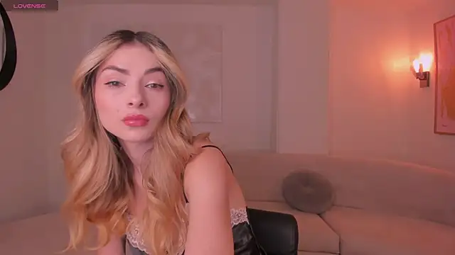 Snapshot of StacyWoods chatting on 07-10-26, 11:13 StacyWoods online show from 07-10-26, 11:13