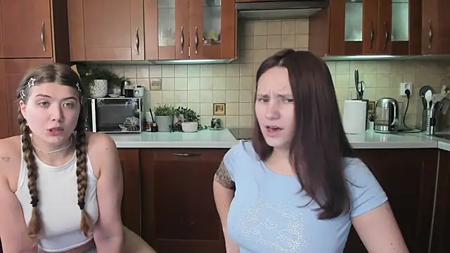 HotCaramellsTV online show from 08-02-26, 07:51
