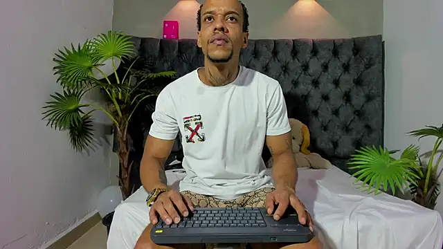 Salomon koude online show from 05-25-26, 03:29