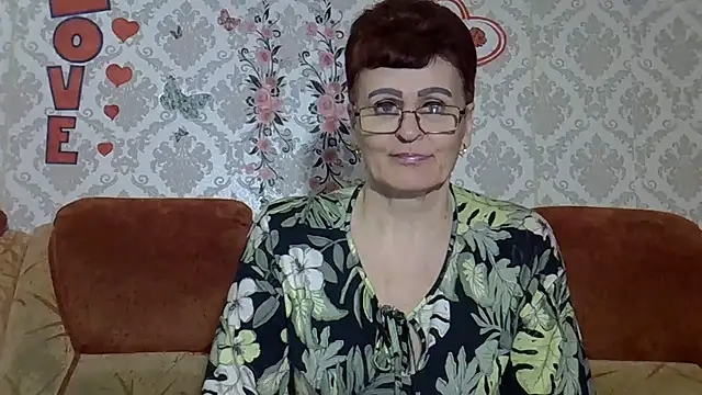 Snapshot of PaulaGolden chatting on 06-21-26, 01:24 PaulaGolden online show from 06-21-26, 01:24